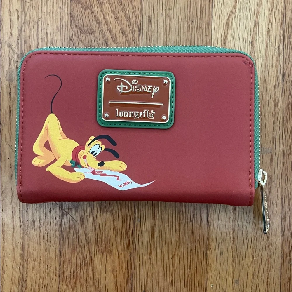 NWOT Loungefly/Disney Mickey Mouse & Minnie Mouse Hot Cocoa Fireplace Zip Wallet - Picture 2 of 6